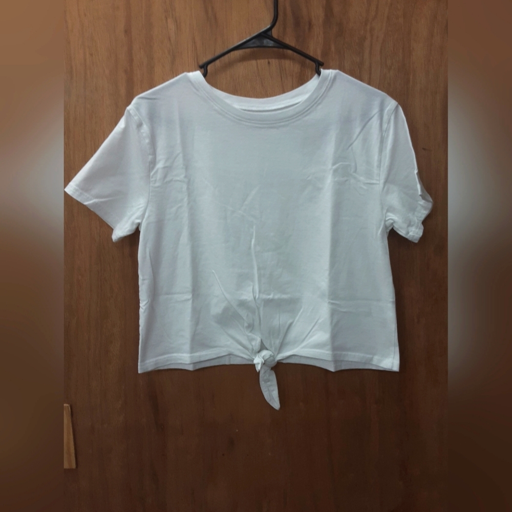 EUC!!! Bafera White Crop-Tie Tee. Size M.